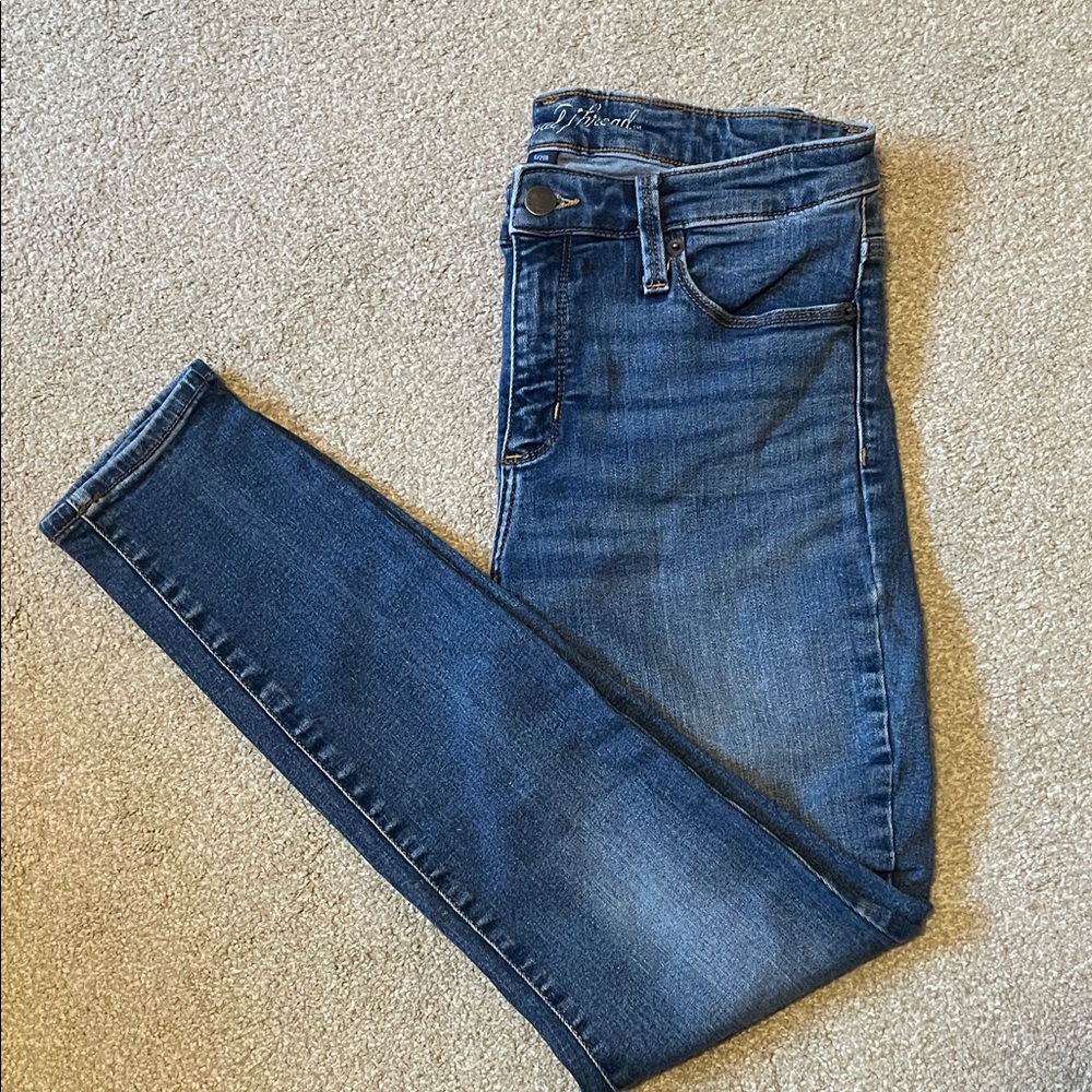 Universal Thread medium wash skinny jeans